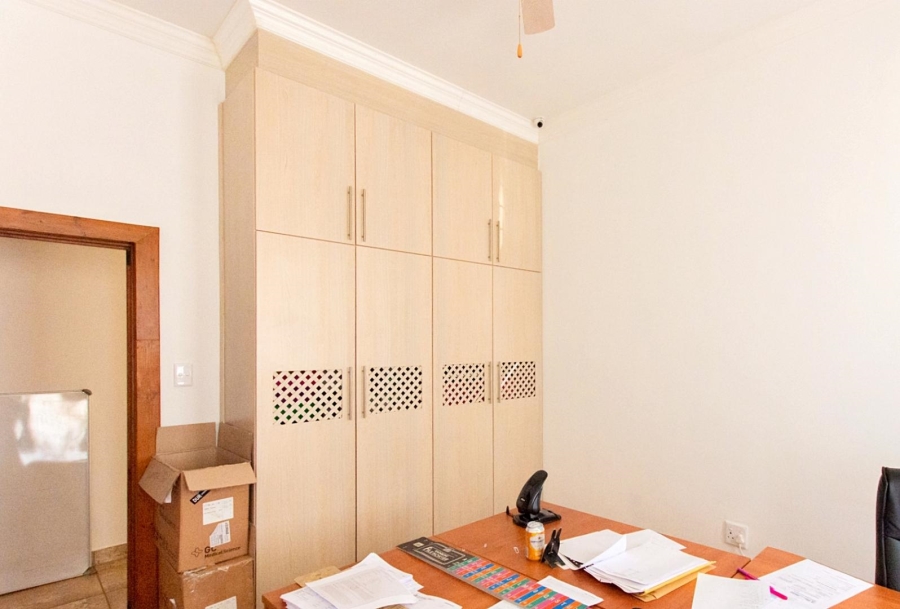 7 Bedroom Property for Sale in Middedorp Western Cape